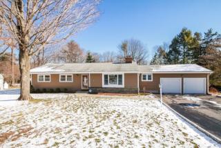 15 Old Stream Ln, Bridgeport CT  06611-3214 exterior