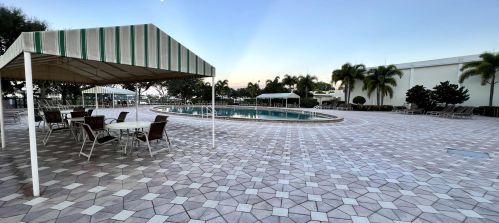 61 Hastings D, West Palm Beach FL  33417-1205 exterior