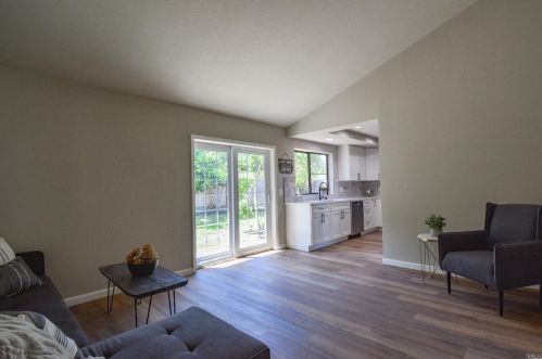 871 Kingman Dr, Vacaville CA  95687-5474 exterior