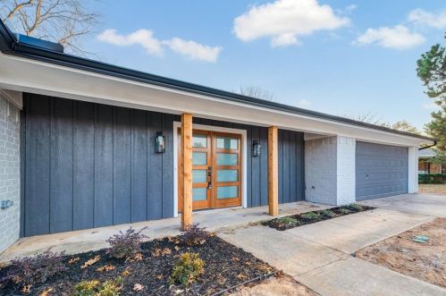 227 Carolyn Dr, Hurst TX  76054-3077 exterior