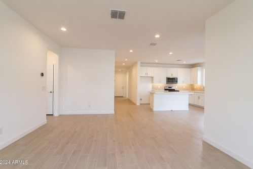 10916 Taylor St, Avondale AZ  85323-7900 exterior