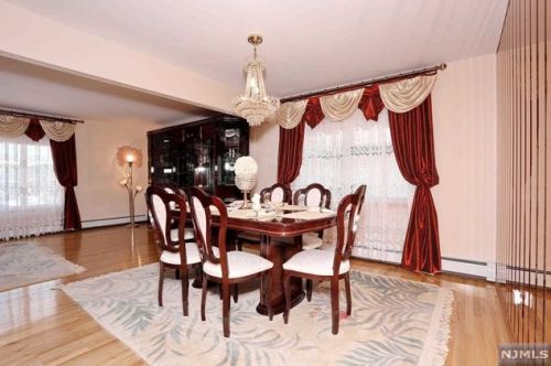 19 Elmhurst St, Elmwood Park NJ  07407-1320 exterior