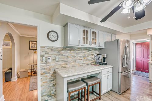 20 Lillian Ter, Woodbridge NJ  07095-3322 exterior