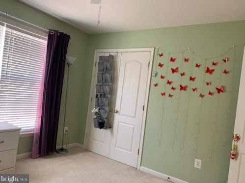 6766 Sycamore Park Dr, Haymarket VA  20169-2995 exterior