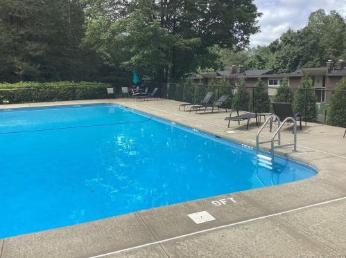 229 Bacon Pond Rd, Woodbury CT  06798-3603 exterior