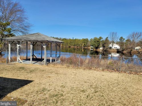 25 Chippewa Trl, Browns Mills NJ 08015-6458 exterior