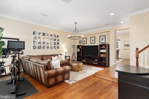 12146 Chancery Sta Cir, Herndon VA 20190-5801 exterior