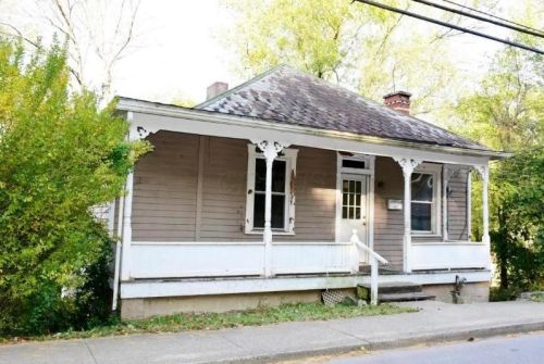 169 Madison St, Nelsonville, OH 45764-1066