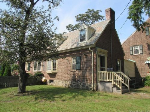 367 Iranistan Ave, Bridgeport, CT 06604-5841