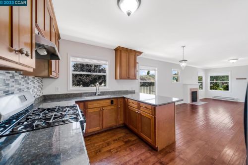 9003 B St, Oakland CA 94603-1435 exterior