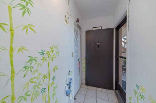27 Greenbrier St, Marco Island, FL 34145-3424