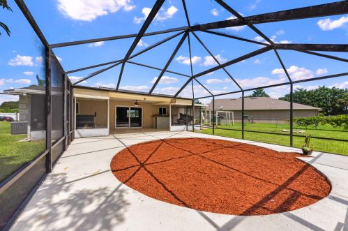 977 Sarto Ln, Fort Pierce FL  34953-2676 exterior