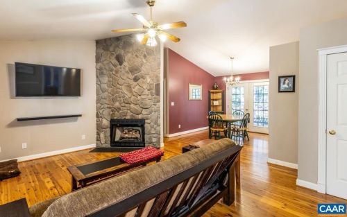 11 Shiloh Ct, Bybee VA  22963-3217 exterior