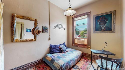 2432 Stout St, Denver CO 80205-3032 exterior