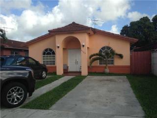 3125 71st Pl, Hialeah, FL 33018-5273