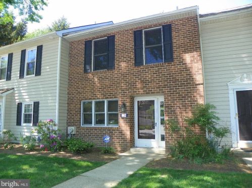 802 Meadow Ct, Glen Mills, PA 19342-8160