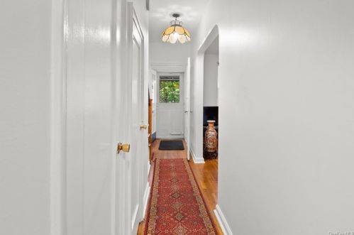930 Duncan St, Bronx, NY 10469-3726