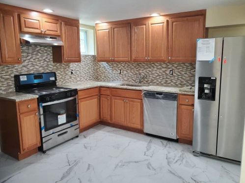 44 24th St, Bayonne, NJ 07002-0037