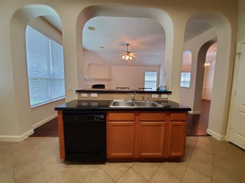 2210 Apple Spring Dr, Deer Park, TX 77536-3750