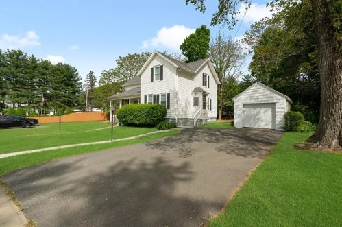 12 Nate Whipple Hwy, Cumberland RI  02864-1409 exterior