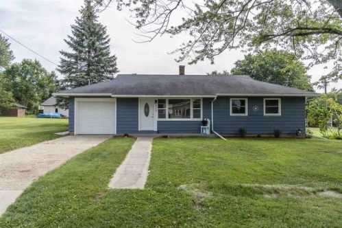 734 Rosemary Ln, West Baraboo, WI 53913-1030