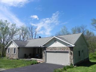 7100 Canyon Rd, Hebron, OH 43025-9787