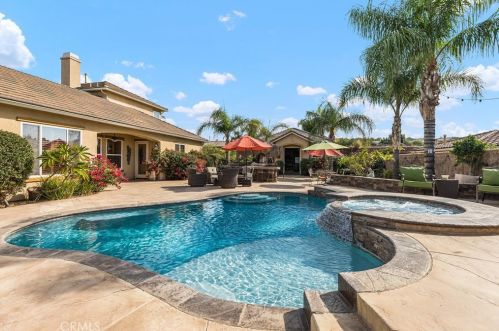 888 Highridge St, Riverside CA  92506-7564 exterior