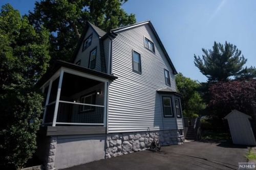 455 Washington Ave, Dumont NJ  07628-1227 exterior