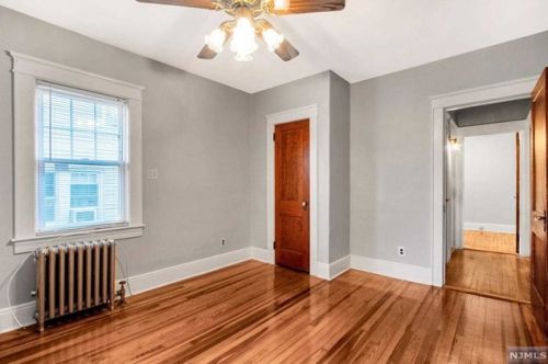 491 James St, N Milford NJ  07646-1023 exterior