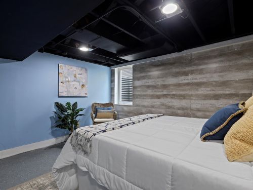 3051 52, Milwaukee WI 53219-4518 exterior