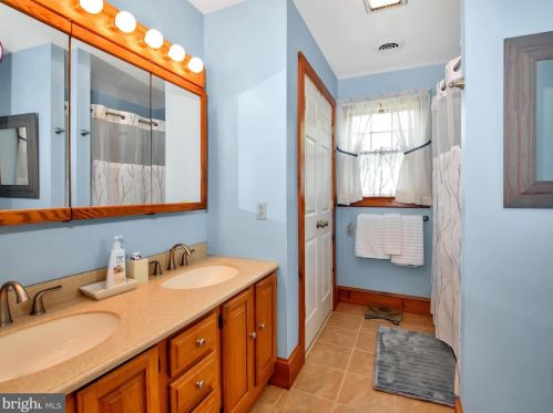 251 Bancroft Rd, Kennett Sq PA  19348-2292 exterior