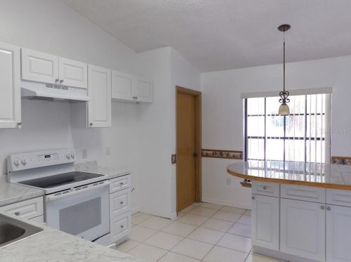 900 Humphrey Blvd, Deltona, FL 32738-7905