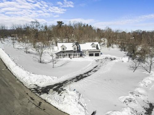 5 Rivercrest Ln, Marlborough, NY 12542-5428