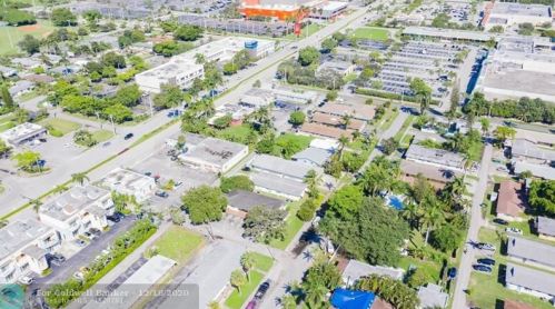 225 Park St, Dania Beach FL  33004-3767 exterior