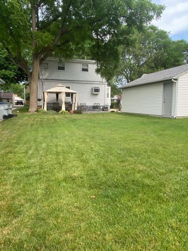 3953 57, Milwaukee WI 53220-2636 exterior