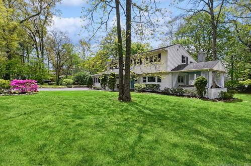 40 Denise Dr, Stamford, CT 06905-2717