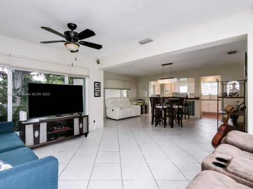 518 58th Ct, Hollywood FL  33023-1437 exterior