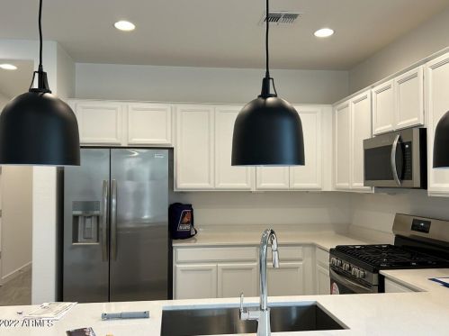 1627 Estes Way, Phoenix AZ  85041-8730 exterior