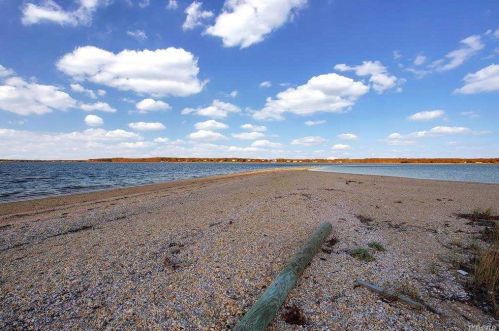 2600 Paradise Point Rd, Southold NY  11971-5109 exterior