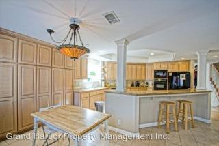 534 Francisca Ave, Redondo Beach CA  90277-2116 exterior