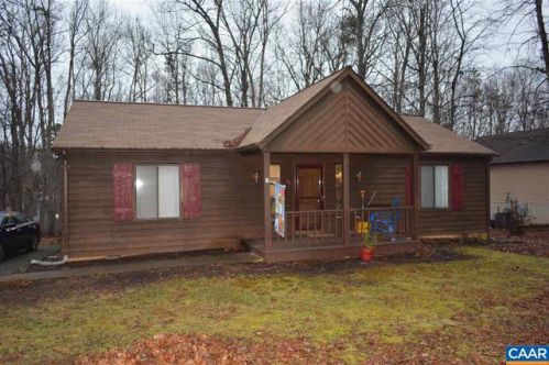 44 Englewood Dr, Bybee, VA 22963-3028