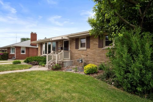 2541 80 Pl, Kenosha WI 53142-4533 exterior