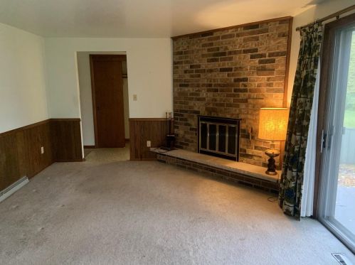 508 Hilltop Dr, Green Bay, WI 54301-2718