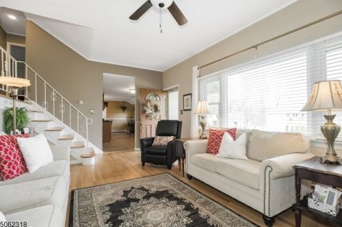 78 Hunters Ln, Sparta NJ  07871-2556 exterior