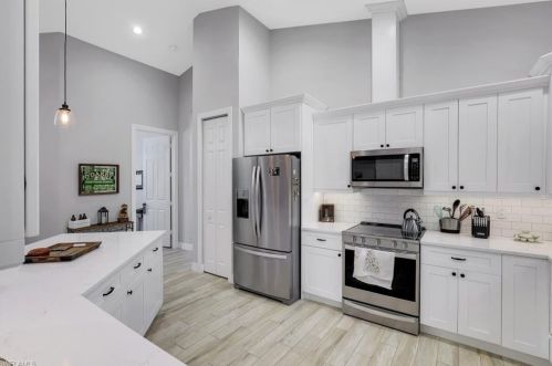3657 20th Ave, Naples FL  34120-5577 exterior