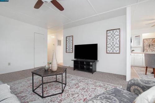 31 Terrace Dr, Concord CA  94518-2058 exterior