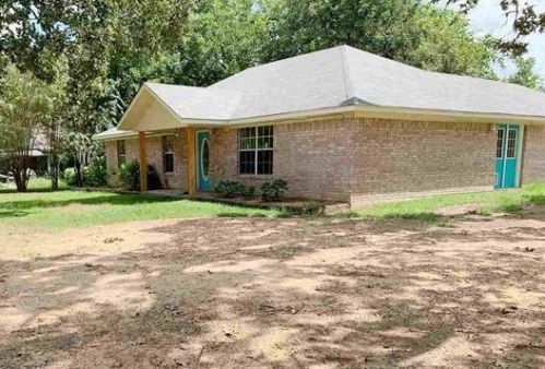 510 Fairview St, Blossom, TX 75416-2143