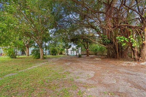 109 13th St, Delray Beach FL  33444-4157 exterior