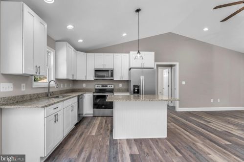 211 Erica Dr, Montross VA  22520-4154 exterior