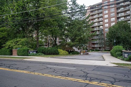 91 Strawberry Hill Ave, Stamford CT  06902-2762 exterior